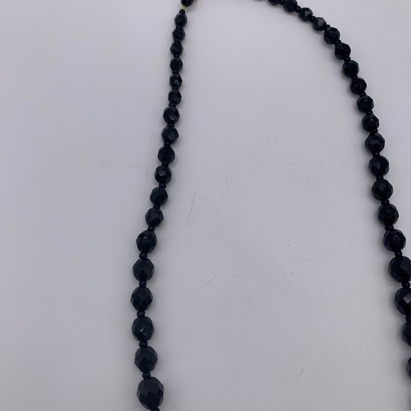 Vintage Women’s Graduated Shiny Black Faced Victorian Gothic Style Glass Beads - Picture 5 of 9